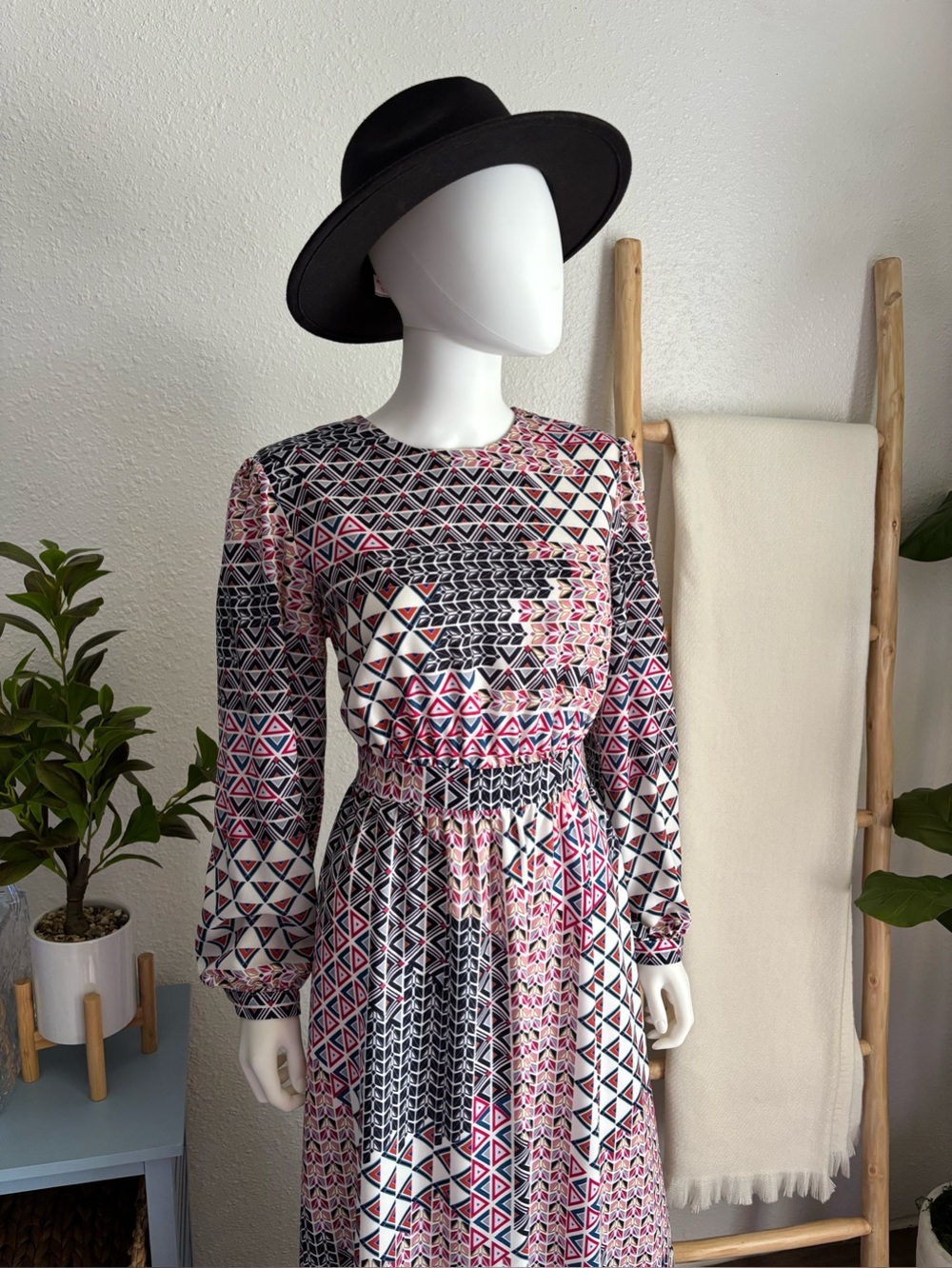 Printed Long Sleeve Maxi Dress in Pink and Black - Picture 5 of 7